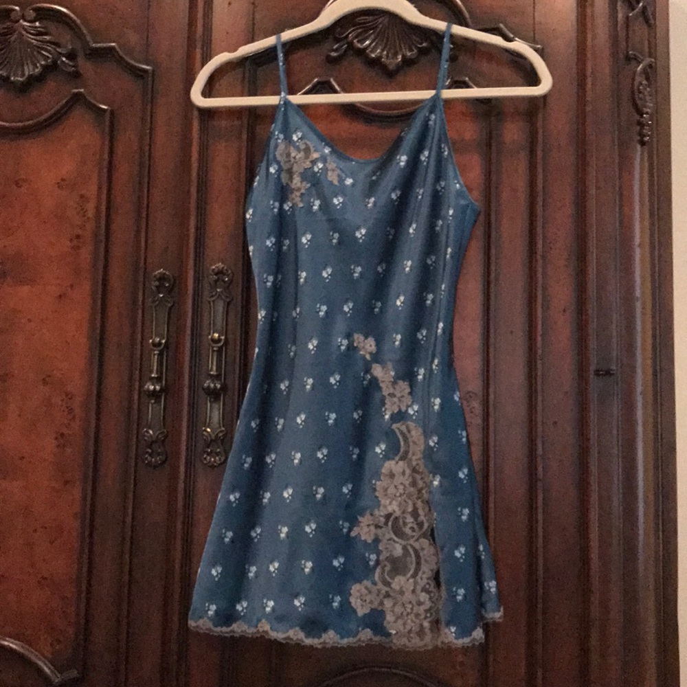 Victoria’s Secret Sexy Silk and lace baby doll - Picture 6 of 8